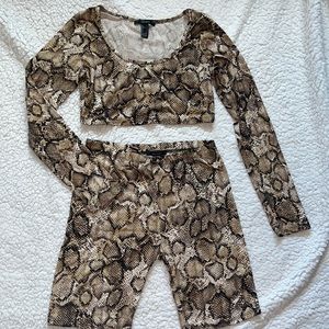 Snake skin two piece shorts and long sleeve Size L Forever 21